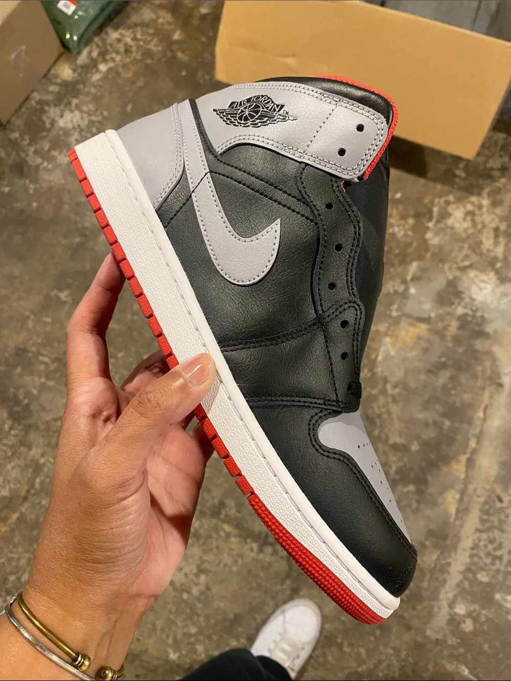 Nike Men's Air Jordan 1 Mid Black Grey Red